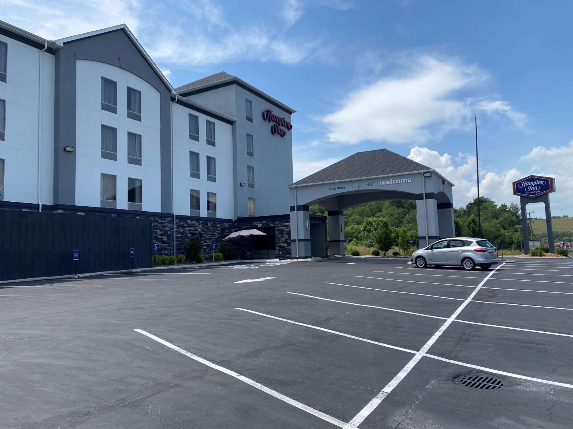 Hampton Inn Ft. Chiswell-Max Meadows Exterior photo